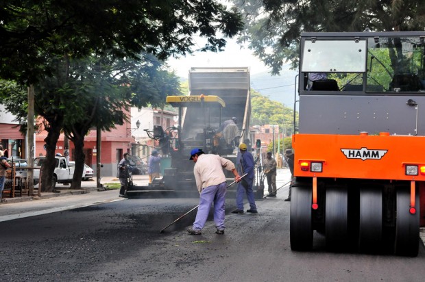 Frenan el bacheo: Conflicto en la Hormigonera municipal por falta de materiales
