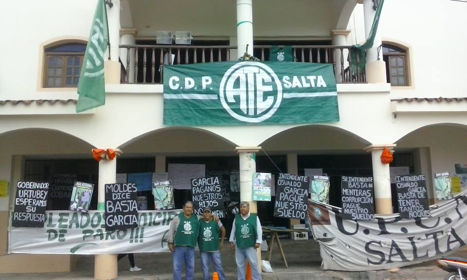 Moldes/ Municipales cumplen 41 días de paro con la intendencia tomada