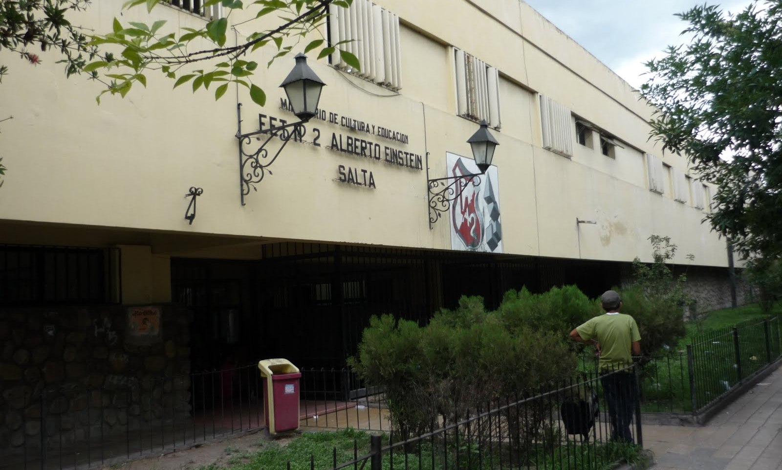 Denuncian que una asociación civil se adueño de la Escuela Técnica N° 2